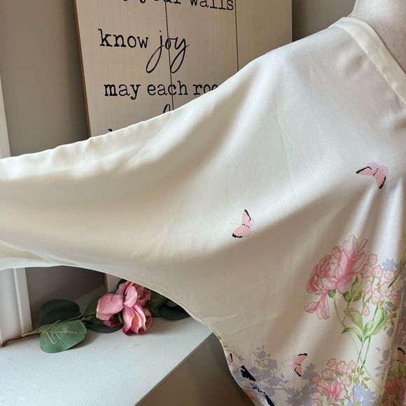 Floral Kimono Sleeve Top - White and Pink - Picture 2 of 5